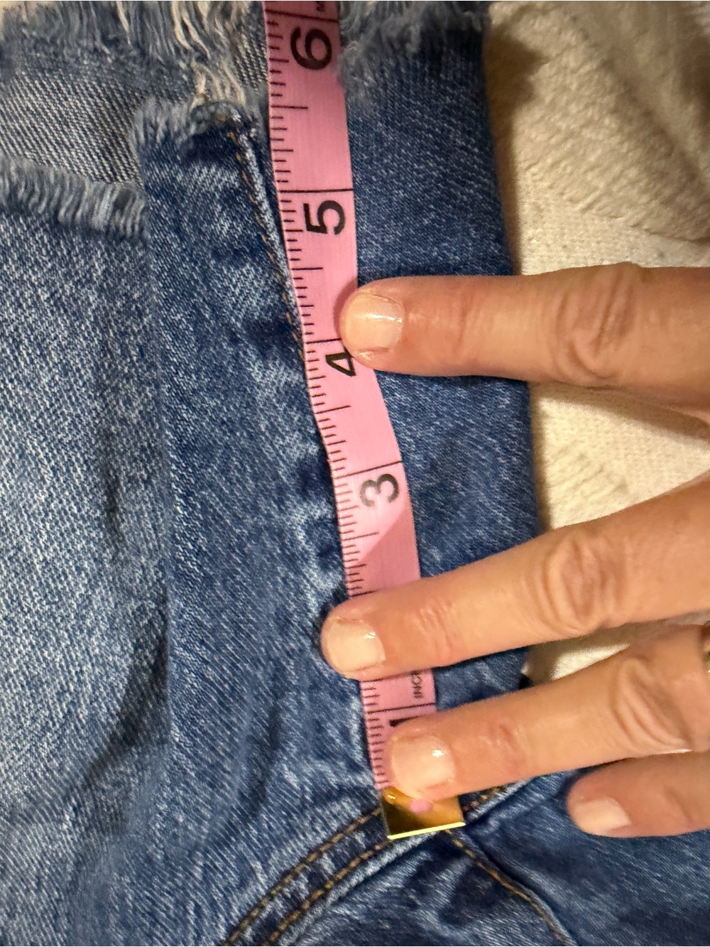 Univeral Thread size 8/29 Denim Cutoff Shorts w distressing. High rise. - Picture 8 of 9